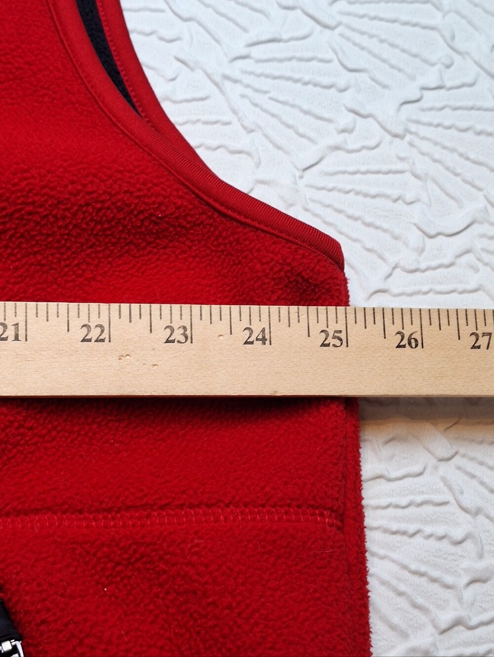 Devon & Jones Red Sleeveless Fleece Vest Size XL - Picture 5 of 6